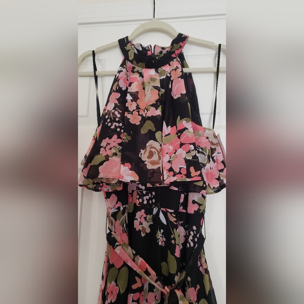 Women's dress - Picture 3 of 3